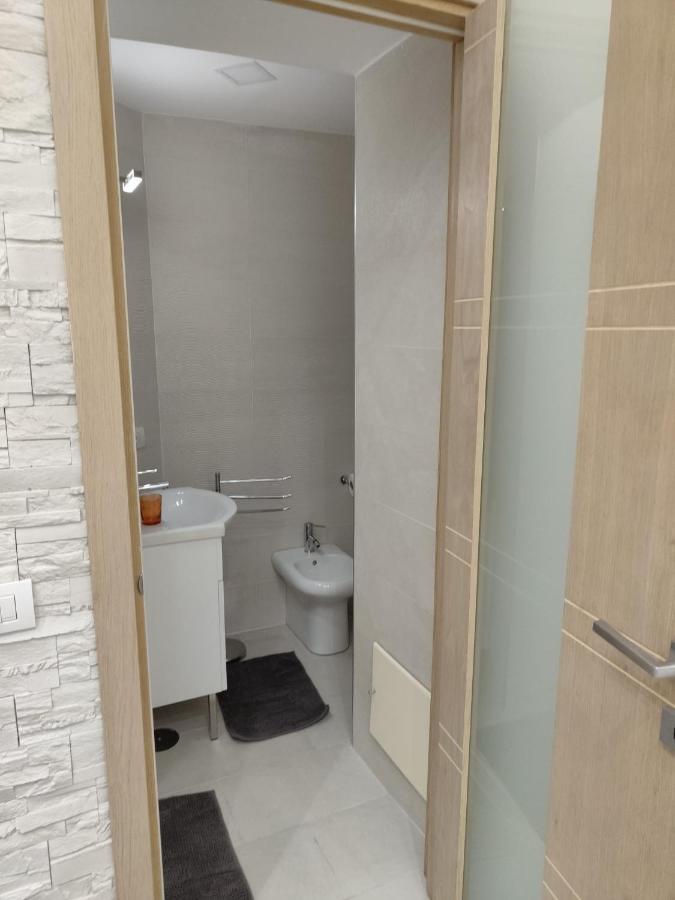 Apartamento Il Geco Nápoles Exterior foto