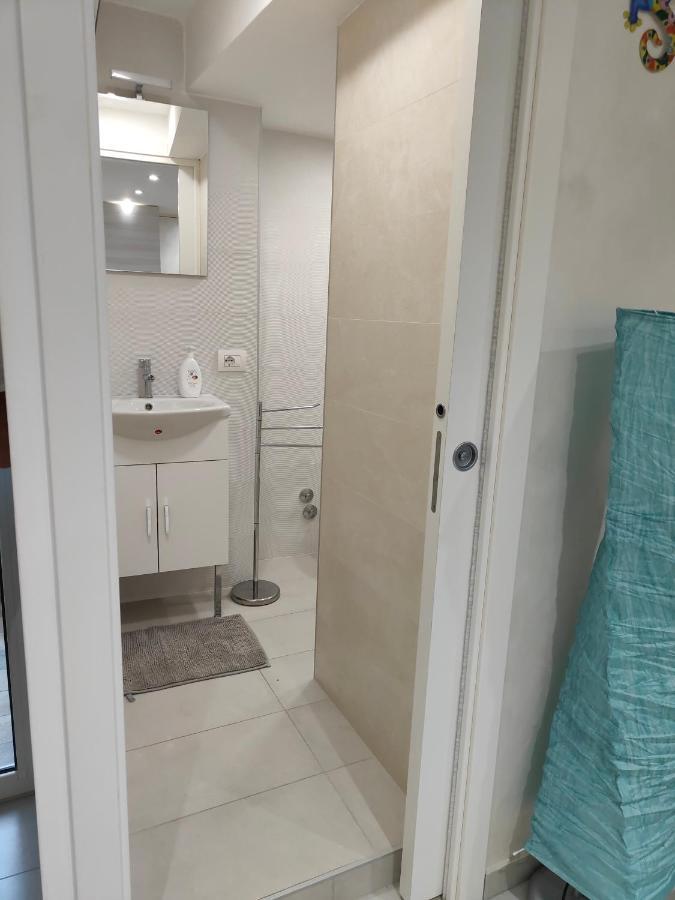 Apartamento Il Geco Nápoles Exterior foto